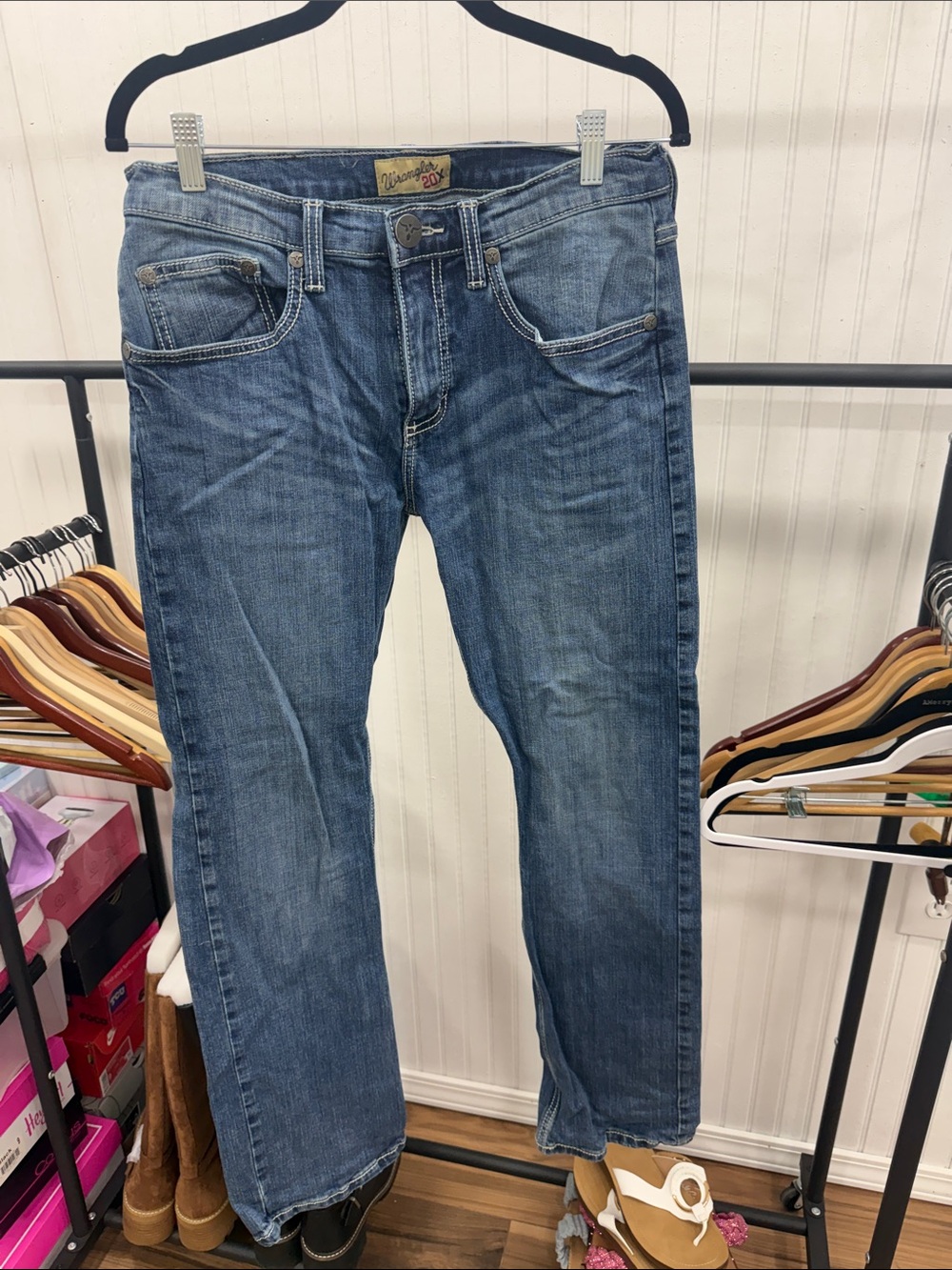 NWOT Wrangler Medium Blue Straight-Leg Jeans 29x32